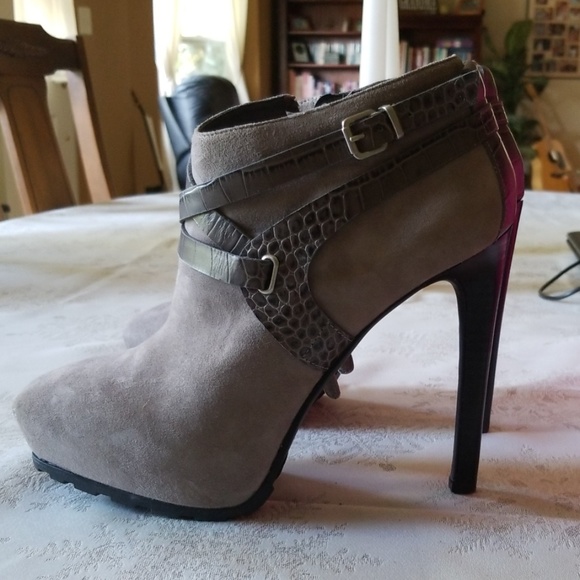 Women's grey ankle boots - Picture 4 of 4